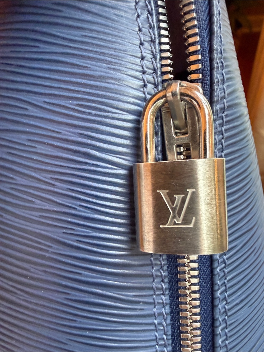 Louis Vuitton Blue Epi Alma PM Satchel - Picture 9 of 15